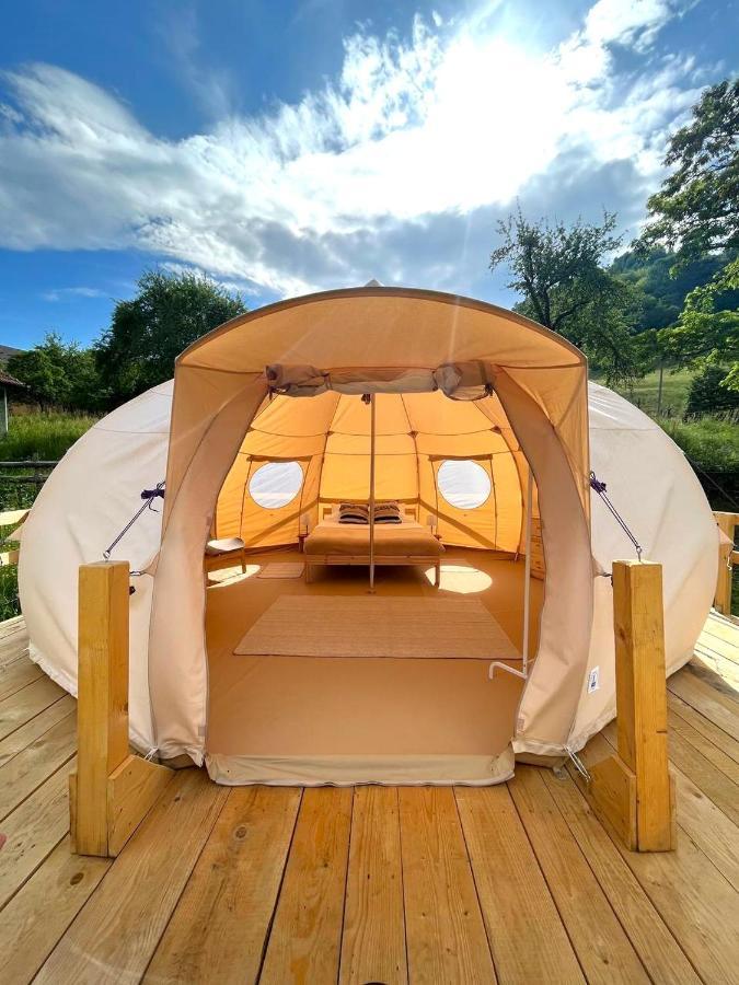 Flore'S Garden Glamping Hotel Törcsvár Kültér fotó