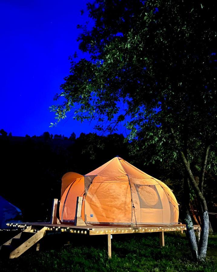 Flore'S Garden Glamping Hotel Törcsvár Kültér fotó