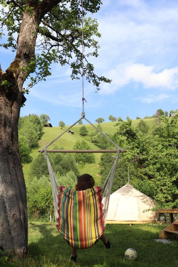 Flore'S Garden Glamping Hotel Törcsvár Kültér fotó